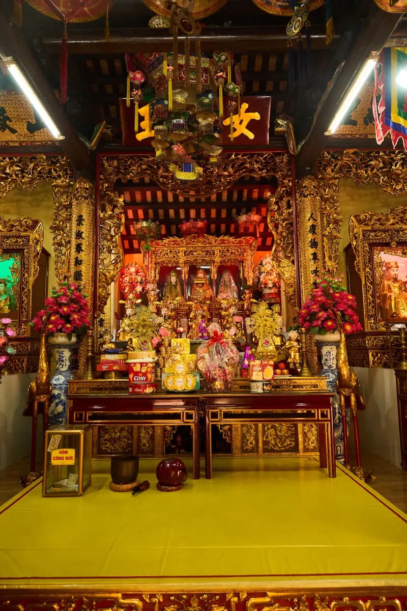 Nhà Mẫu