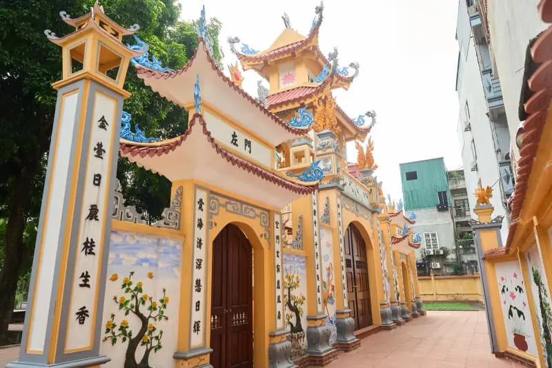 Cổng Tam quan